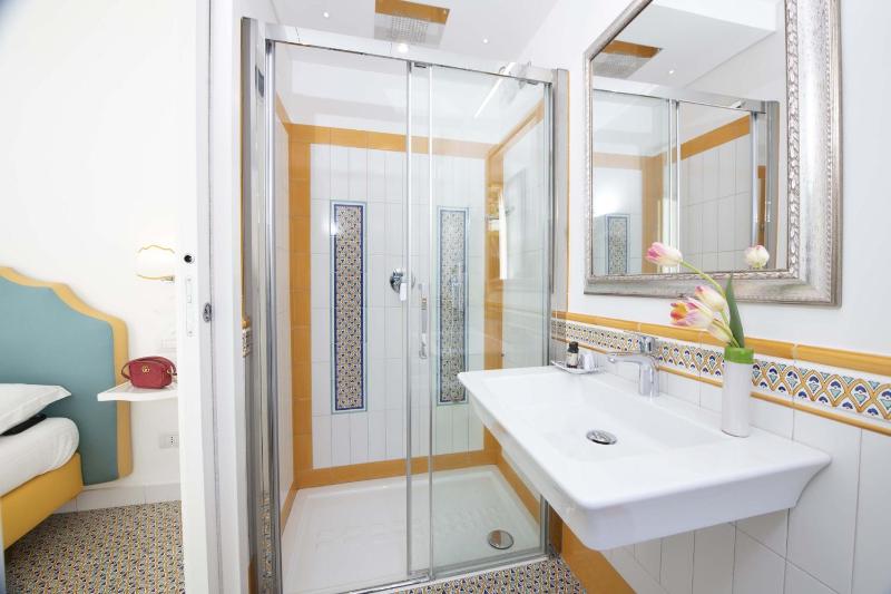AMORE RENTALS - Villa Costa Incantata - image 16