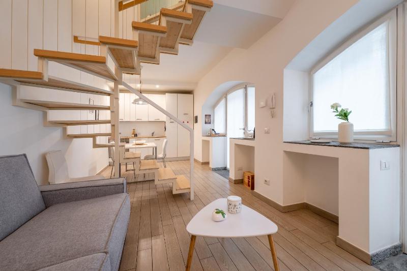 Como Sunny Loft - image 21