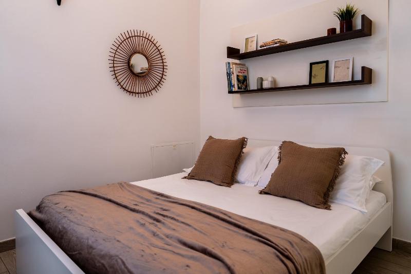 Como Sunny Loft - image 4