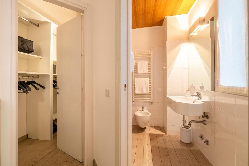 Como Sunny Loft - image 19
