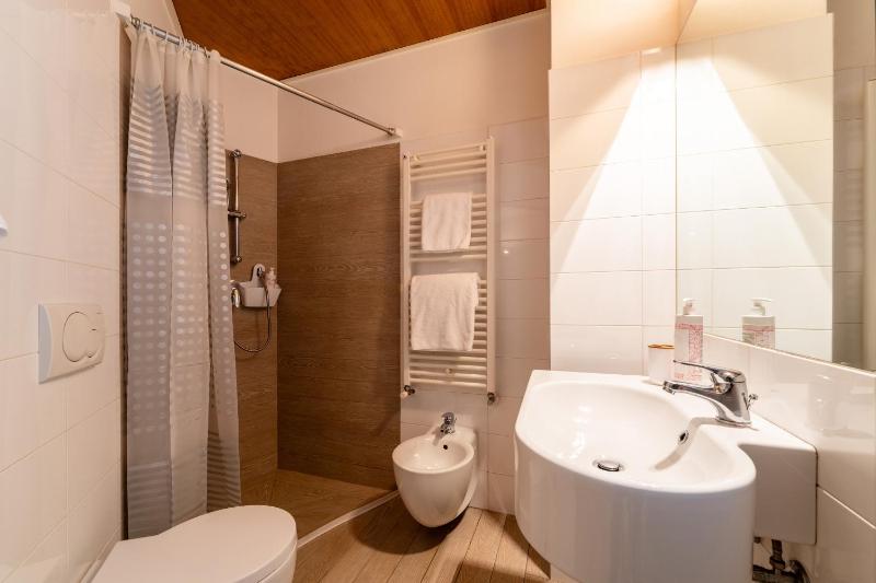 Como Sunny Loft - image 11