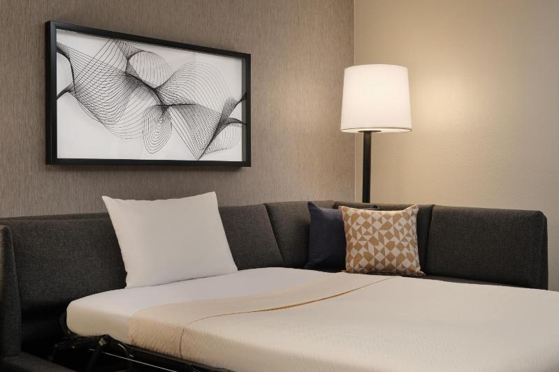 Hyatt Place Tampa Airport/Westshore - image 2