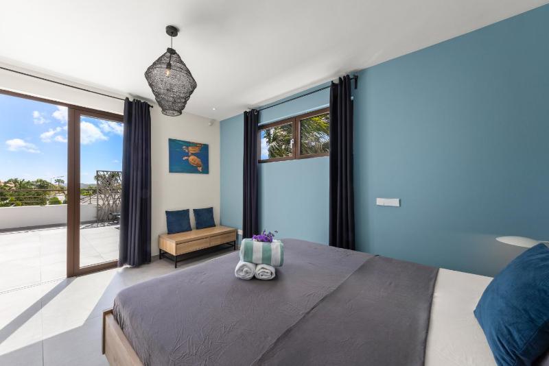 Jan Sofat LUX A15 Penthouse with private rooftop terrace - image 19