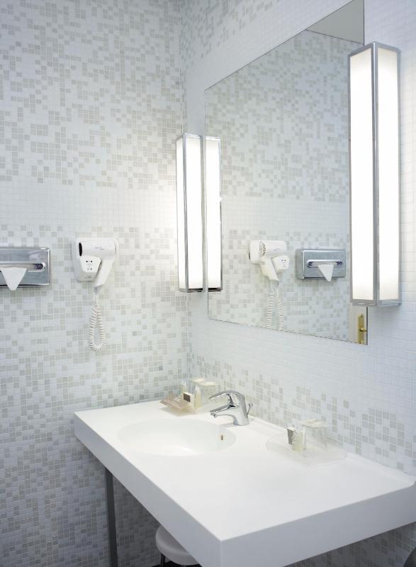 Triple Room image 2