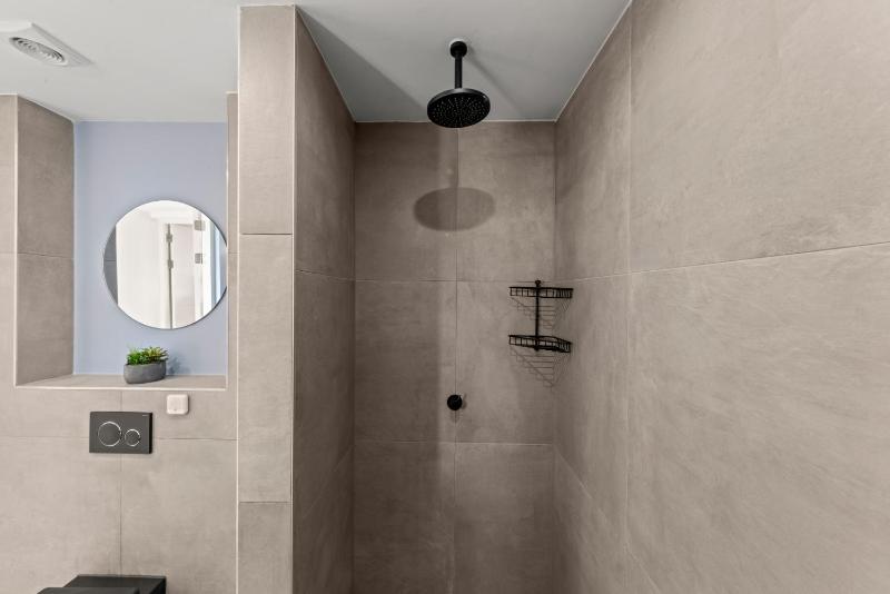 Jan Sofat LUX A15 Penthouse with private rooftop terrace - image 31