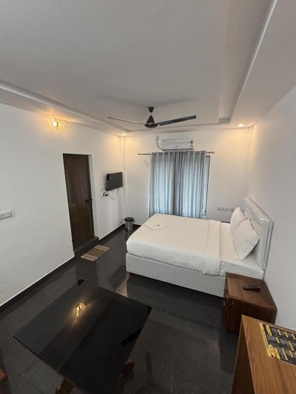 MIRACLE INN - image 8