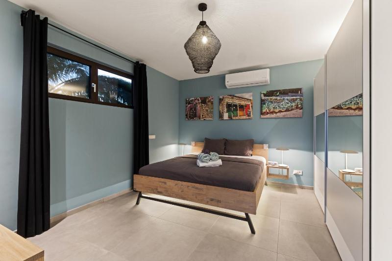 Jan Sofat LUX A15 Penthouse with private rooftop terrace - image 10