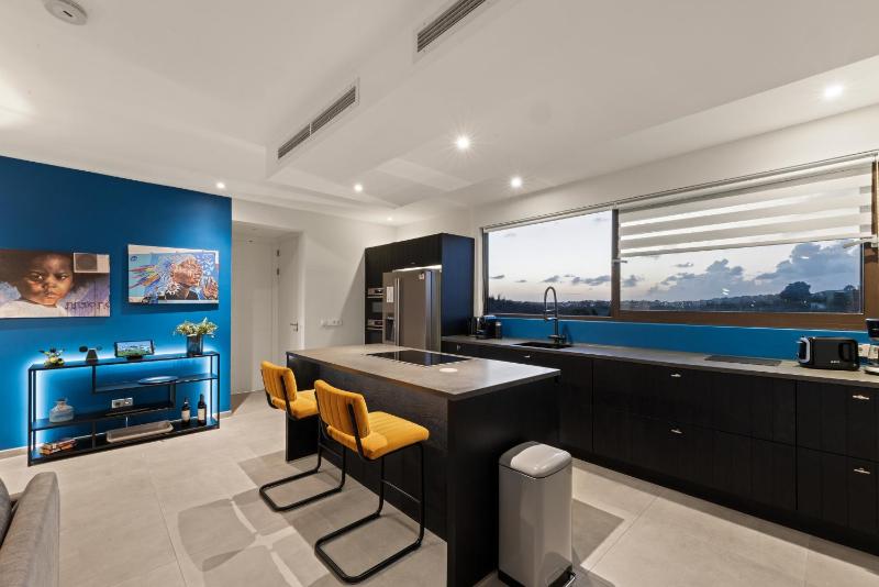 Jan Sofat LUX A15 Penthouse with private rooftop terrace - image 35