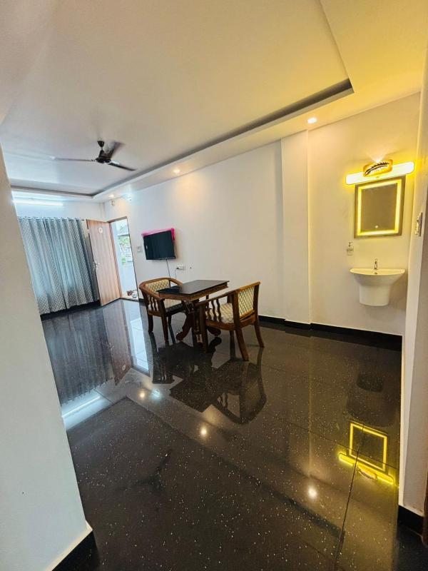 MIRACLE INN - image 9