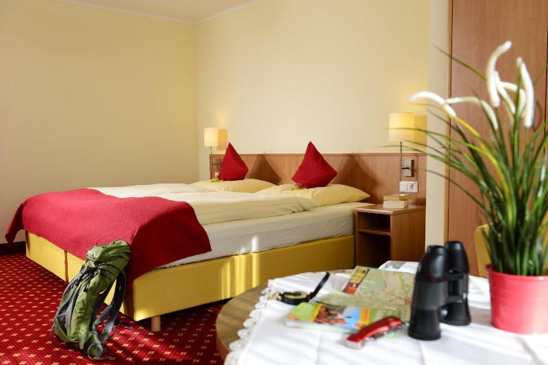 Deluxe Double Room image 4
