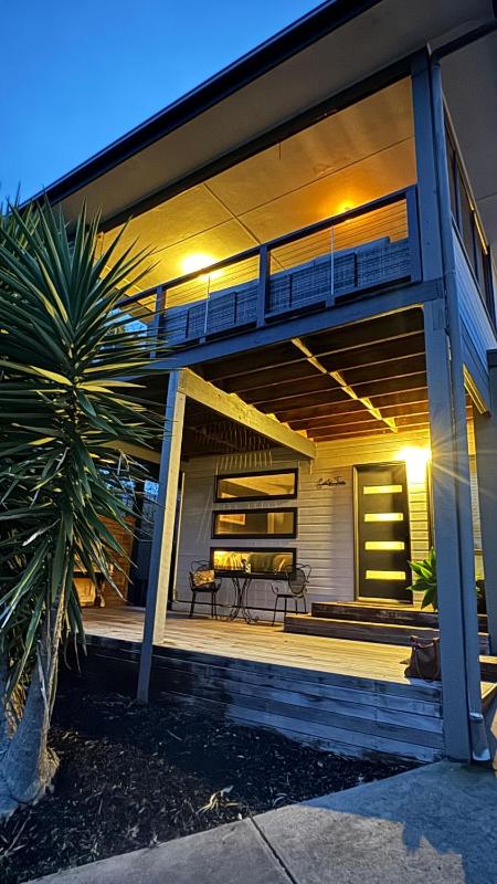 Coastal Tones - Designer Beach house - Pets Welcome - Huge Yard - Walk to Beach - image 49