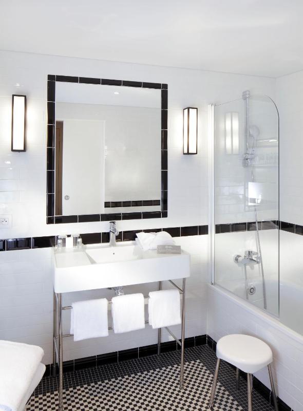 Superior Double Room image 4
