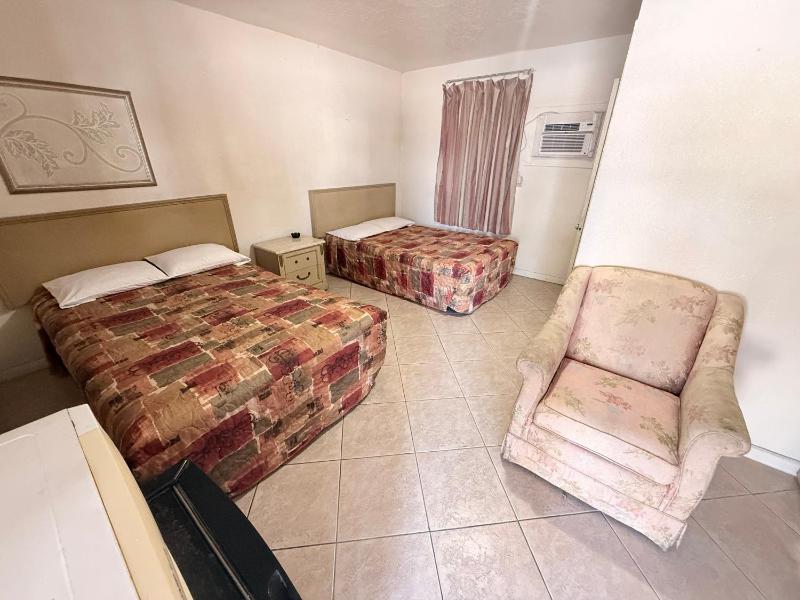 SunShine Inn & Suite - image 4
