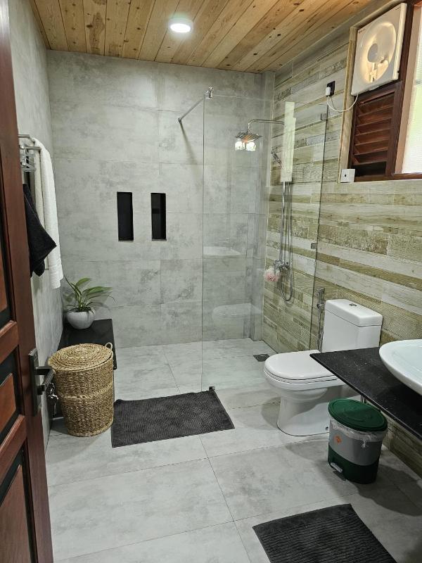 Noeline Villa - image 22