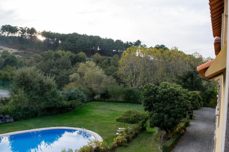 One-Bedroom Apartment with Pool View image 4
