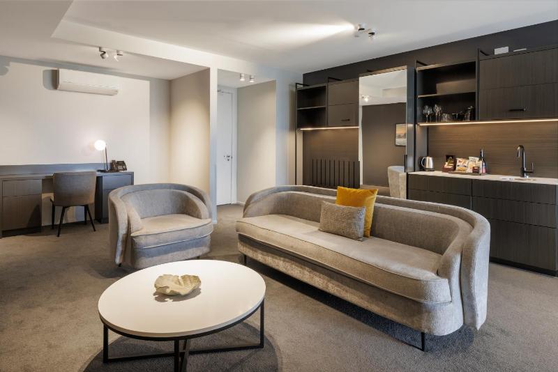 The Mayfair - image 11