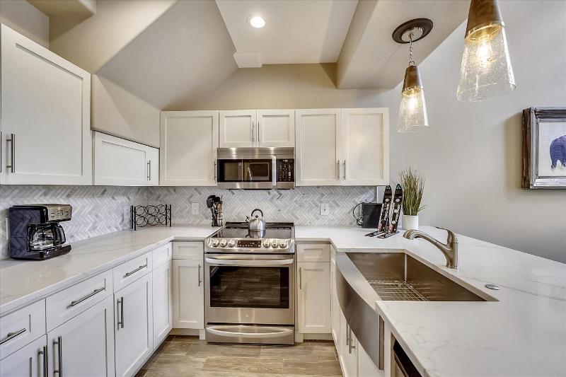 Corral 306E: Warrior's Mark Condo Fireplace & Sauna Walk to Peak 9! - image 17