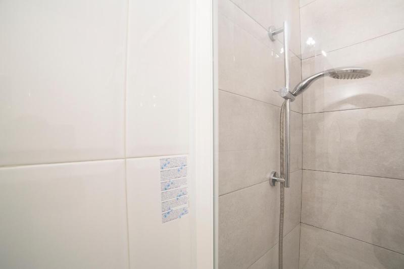 Standard Double Room image 3