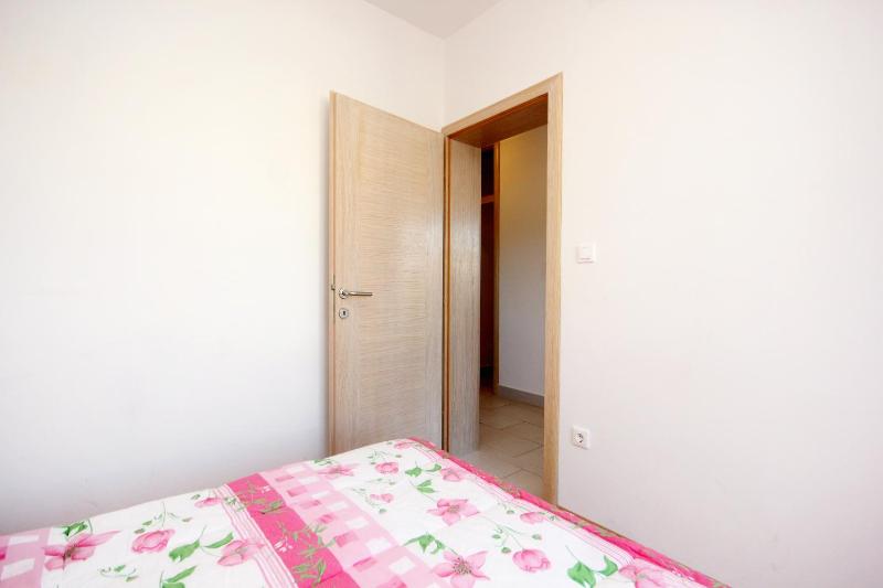 Apartment Novalja 9403a - image 2