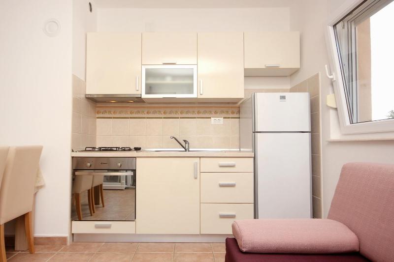 Apartment Novalja 9403c - image 9