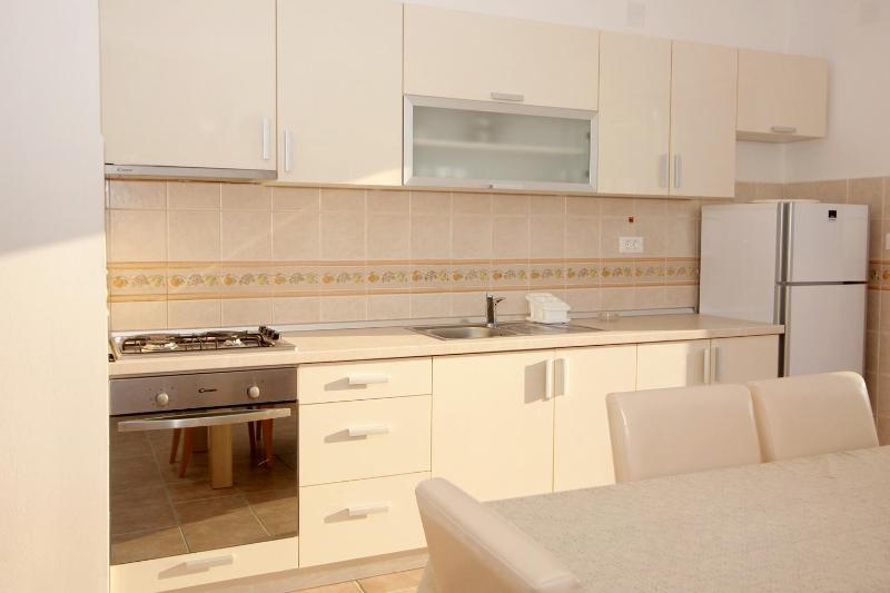 Apartment Novalja 9403d - image 11