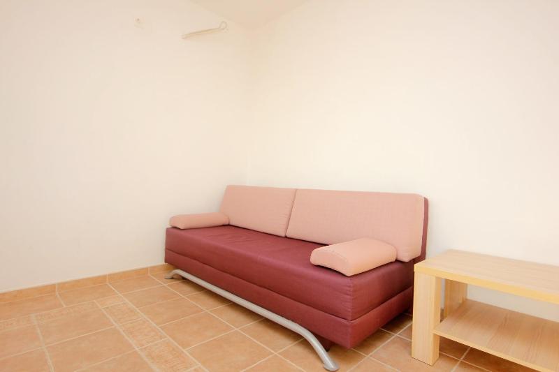 Apartment Novalja 9403d - image 9