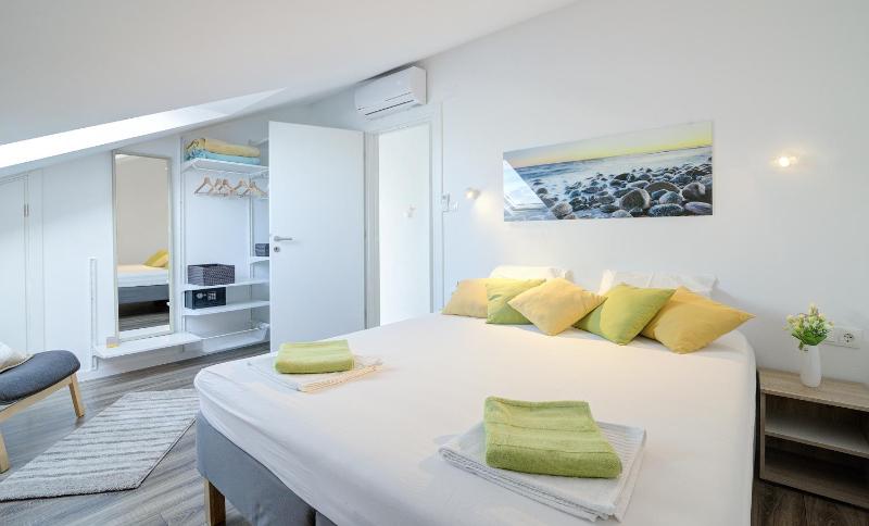 Apartments with WiFi Senj - 20890 - image 17