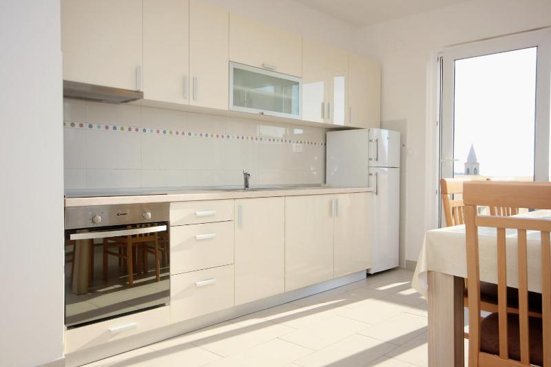 Apartments with parking space Novalja Pag - 9403 - image 3