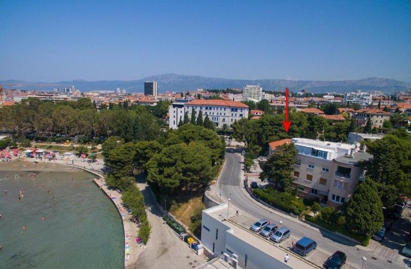 Apartments by the sea Split - 25176 - image 1