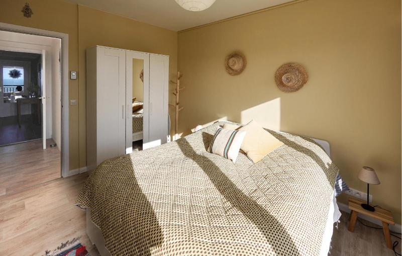 2 Bedroom Amazing Apartment In Oostende - image 17