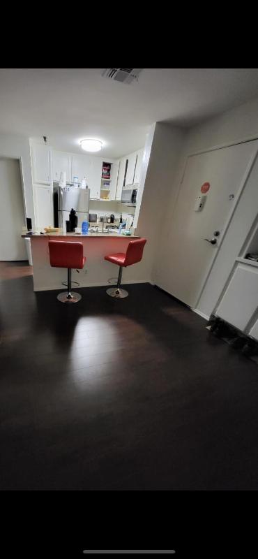 Bunk bed spot available Central LA - image 5