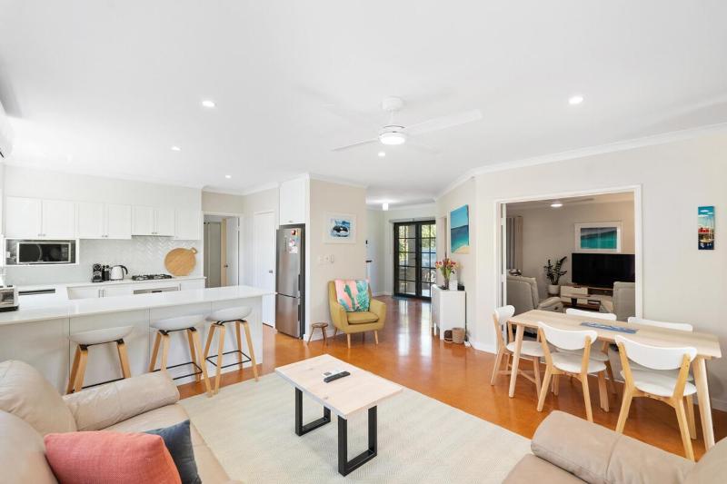 Scarborough Central - Ocean Glimpse Retreat - image 1