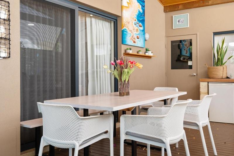 Scarborough Central - Ocean Glimpse Retreat - image 10