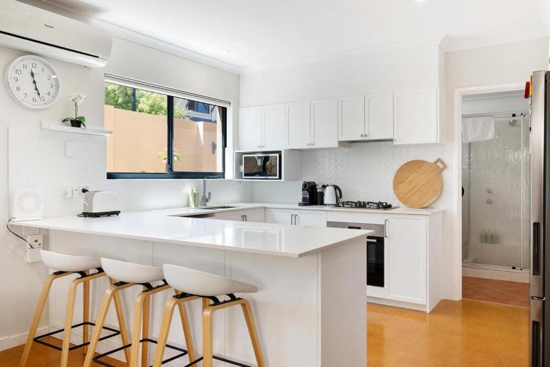 Scarborough Central - Ocean Glimpse Retreat - image 4