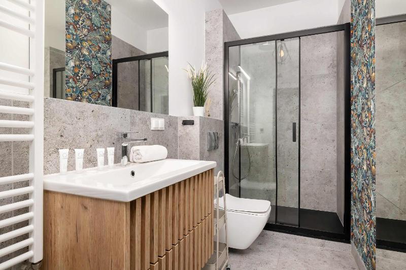 Stylish Studios with Parking near Spodek Arena by Noclegi Renters - image 3