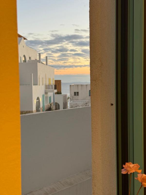 Drymades Frenklo Santorini Apartment - image 9