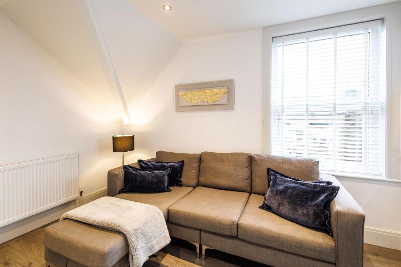 Host & Stay - Franklin Rise - image 18