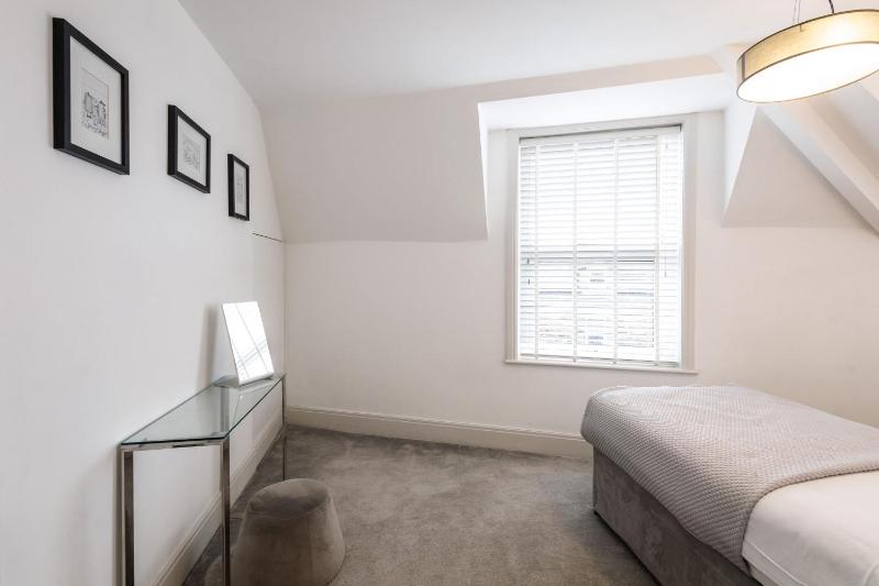 Host & Stay - Franklin Rise - image 22