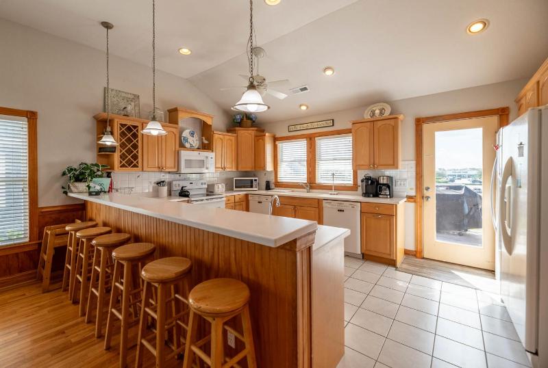 Carolina Dreamin' - Nags Head Private Beach Access w/Parking Passes Pool Hot Tub Pool Table Pets OK - image 19