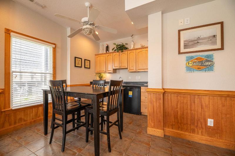 Carolina Dreamin' - Nags Head Private Beach Access w/Parking Passes Pool Hot Tub Pool Table Pets OK - image 5