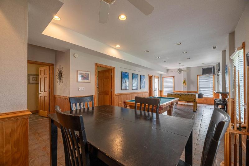 Carolina Dreamin' - Nags Head Private Beach Access w/Parking Passes Pool Hot Tub Pool Table Pets OK - image 20