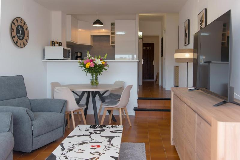 WELCS APARTAMENTO 316 EMP con Balcón parking privado y AC - image 19