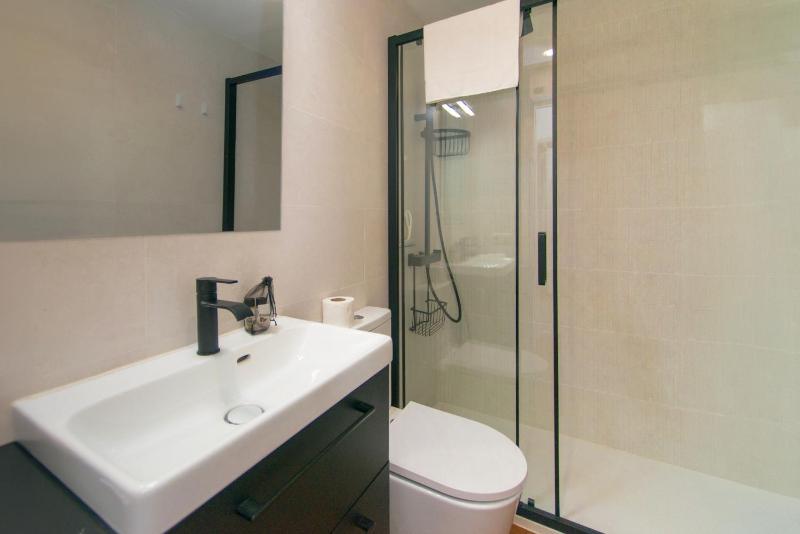 WELCS APARTAMENTO 316 EMP con Balcón parking privado y AC - image 2