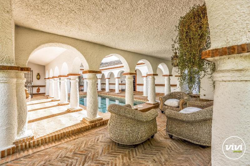 ViVi Homes - Villa Bella - Private pool - Garden - image 11
