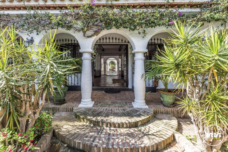 ViVi Homes - Villa Bella - Private pool - Garden - image 38