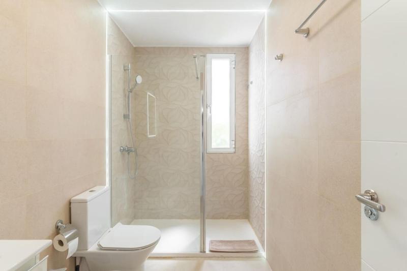 Nice Bungalow with Two Bedrooms - image 10