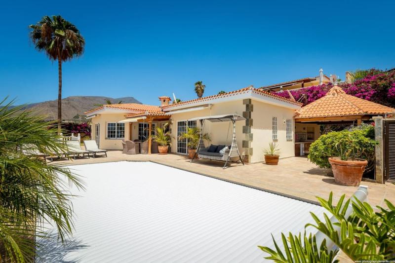 Villa with views and heated pool - image 29