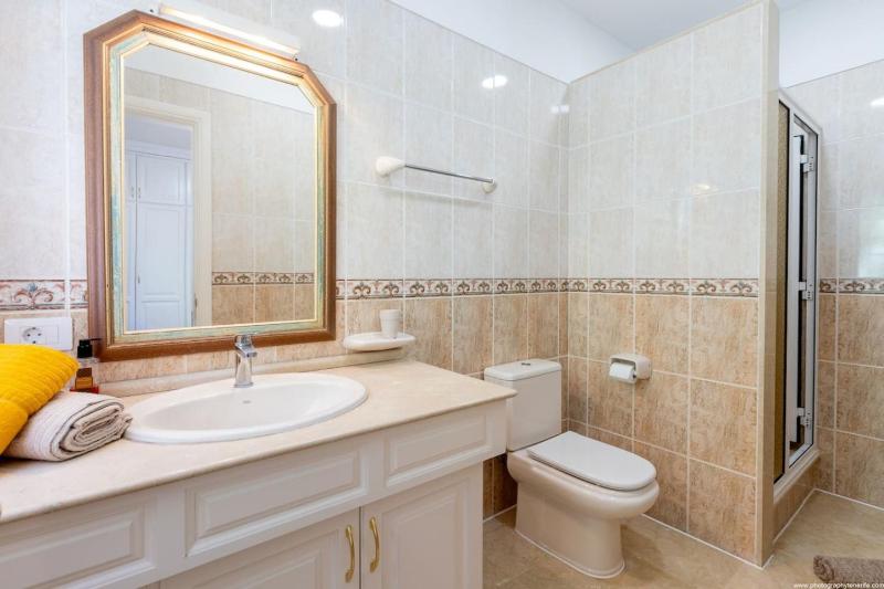 Villa with views and heated pool - image 34