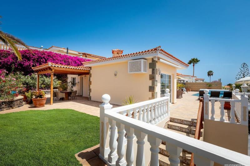 Villa with views and heated pool - image 38