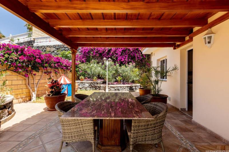 Villa with views and heated pool - image 13